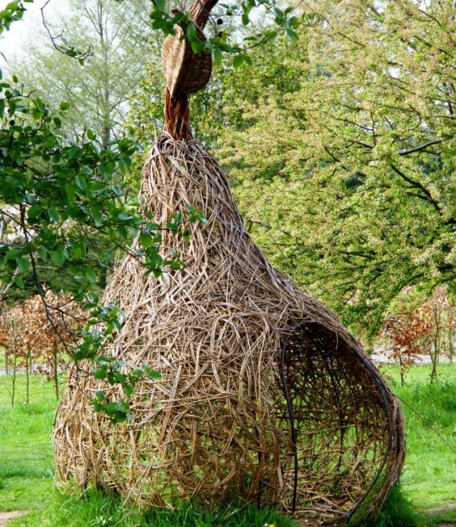 Wicker 'Pear'