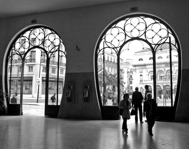 R - Rossio Station doors