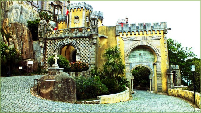 sintra-pena-palace-gateway