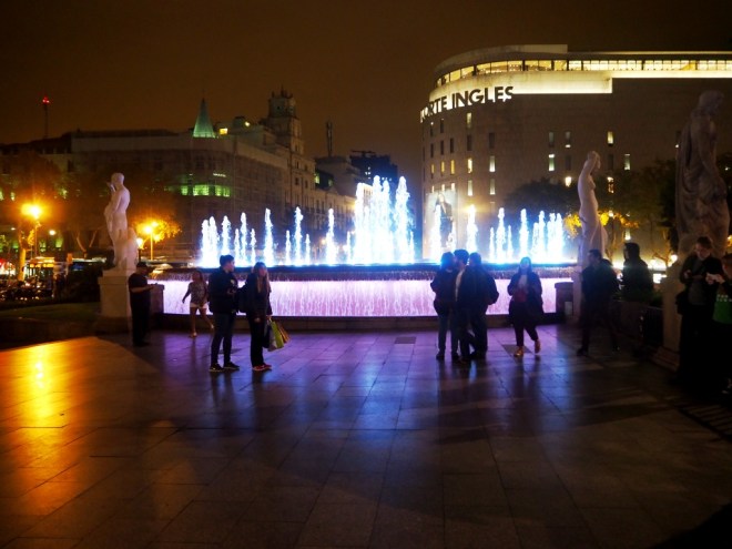 Placa de Catalunya at night