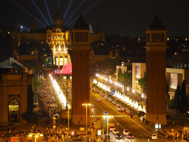 Lots of people head to the Magic Fountain